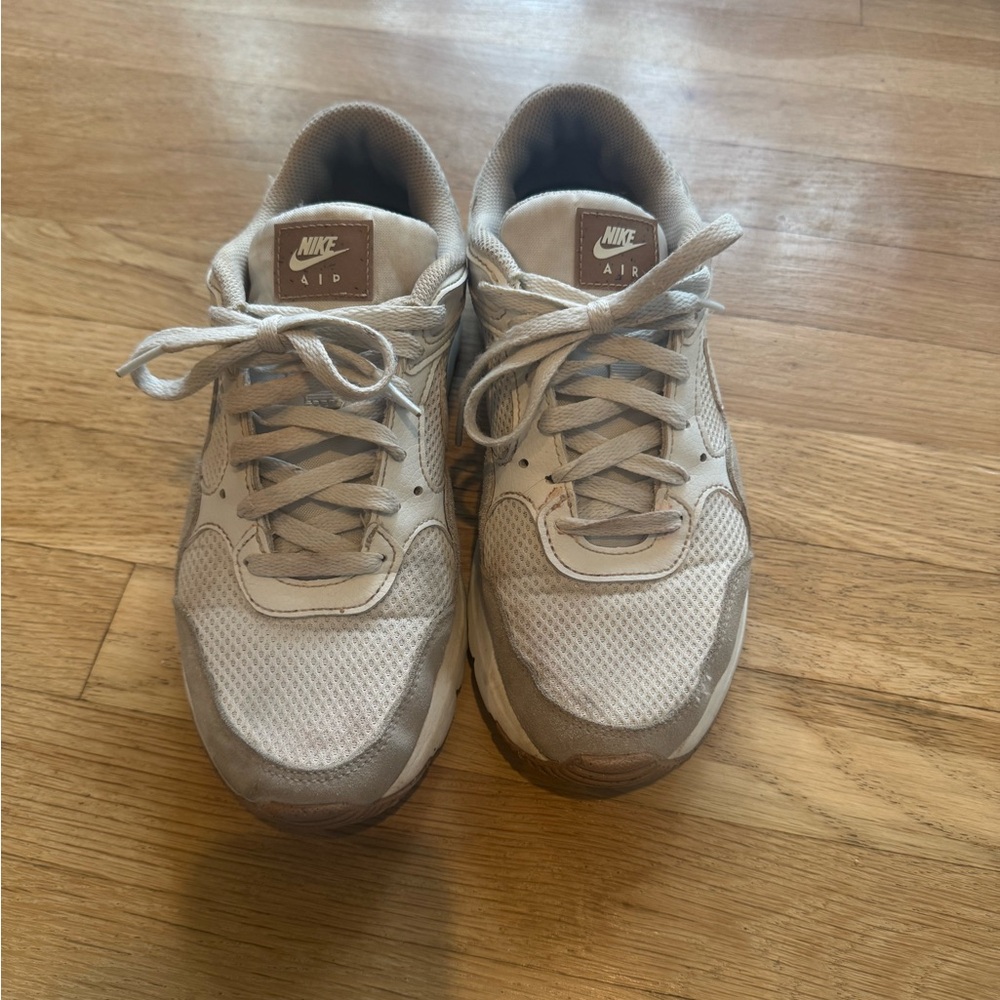 Women’s Nike Air Max Sneakers - Picture 2 of 5